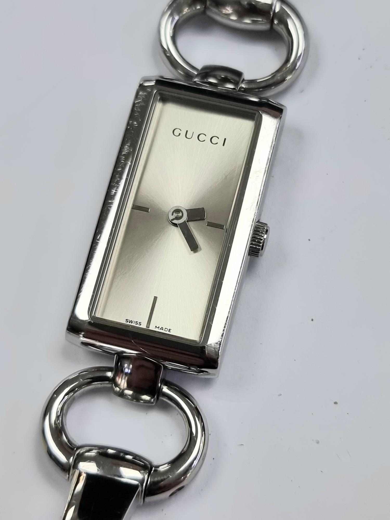 GUCCI 119 TORNAVONI LADIES WRISTWATCH SILVER STAINLESS STEEL RECTANGULAR CASE