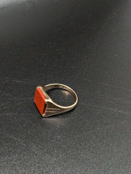 9ct Yellow Gold Signet Ring With Red Stones - Size T - 5.33 Grams