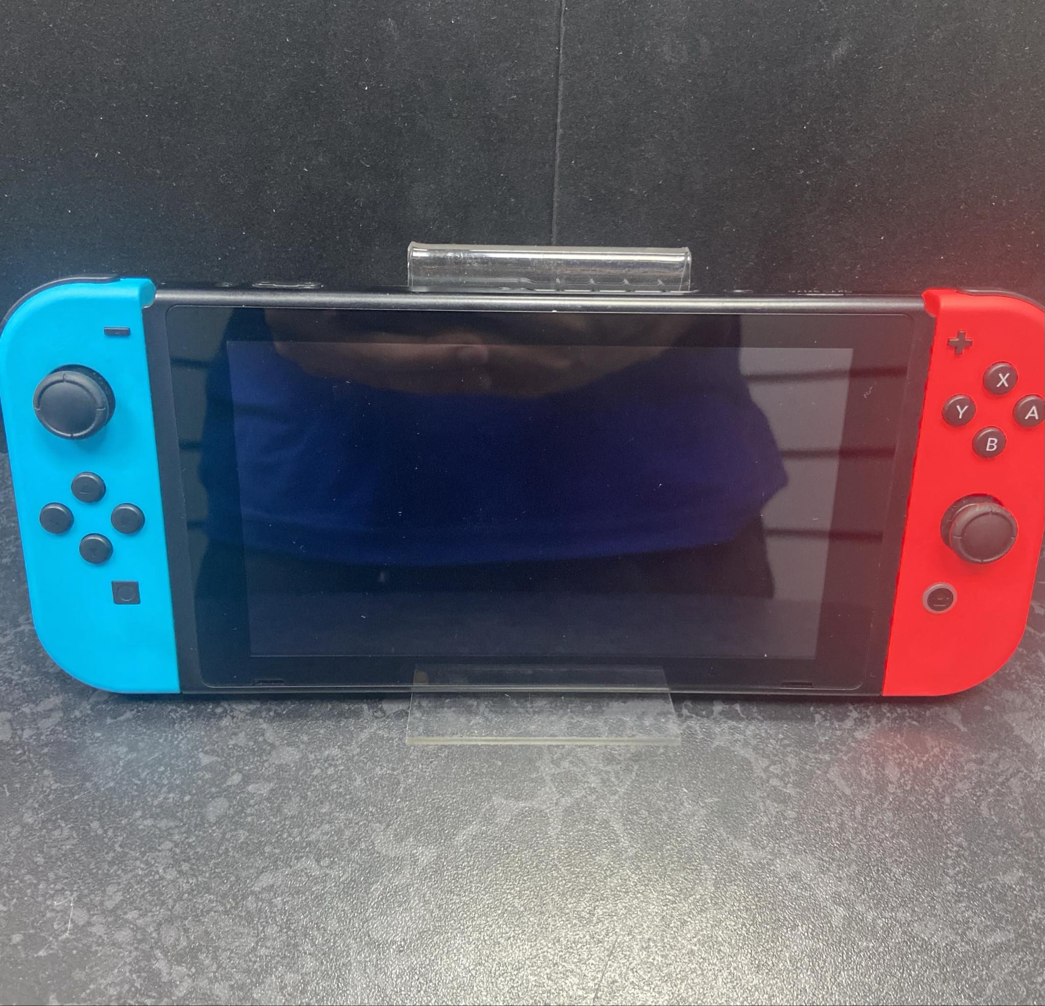Nintendo Switch (Neon Red/Blue)