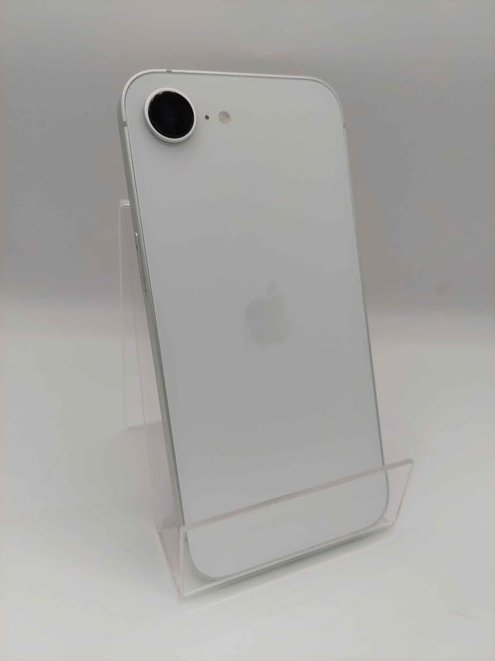 Apple iPhone 16e本体（バッテリー100%） ホワイト128GB Apple iPhone 16e, 100% Battery Health, 128GB, White, Unlocked