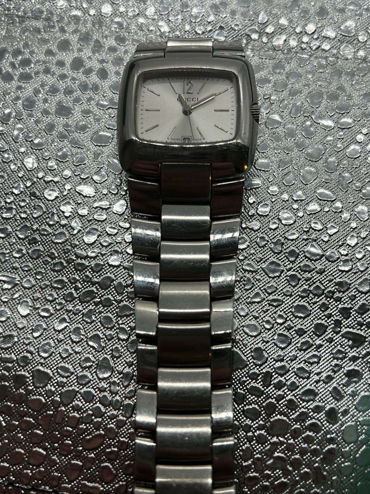 Gucci Stainless Steel Gray Dial Date Display Women's Watch 8500L