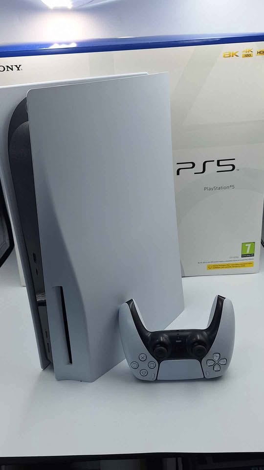 Sony PlayStation 5 (PS5) 4K New Gen Home Gamimg Comsole - 825GB SSD - Disc Edition - Boxed