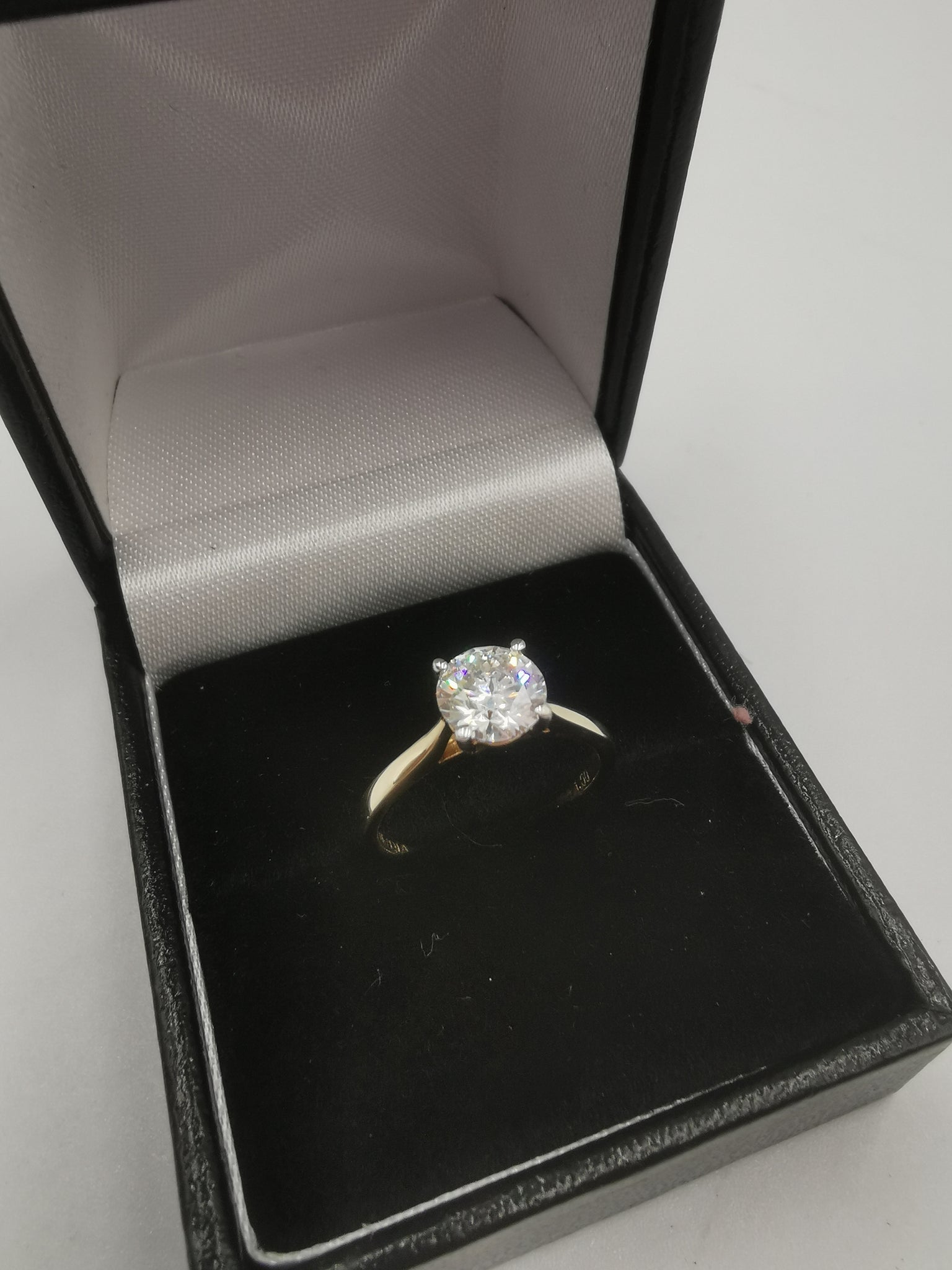 9K Gold Ring with Brilliant Round 1CT Diamond, 375 Hallmarked, 1.9Grams, Size: K