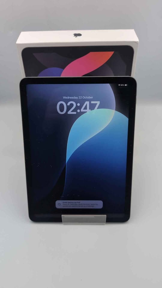 Apple iPad Air 4th Gen (A2072) 10.9" 256GB - Space Grey, Wifi