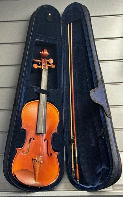Intermusic Student Full Size Violin with case - 1 String missing ***Store Collection Only***.