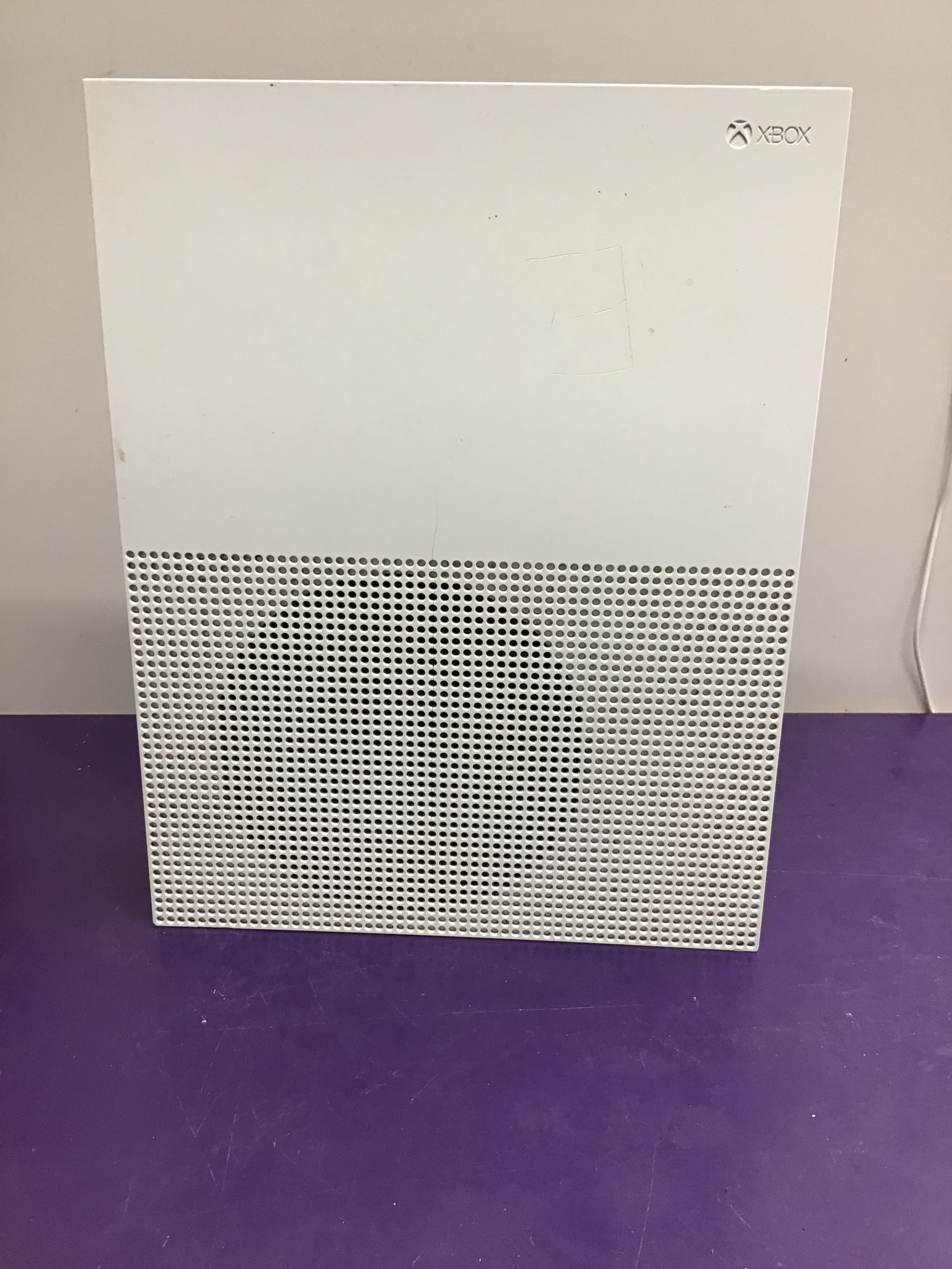 Xbox One S no controller or cables