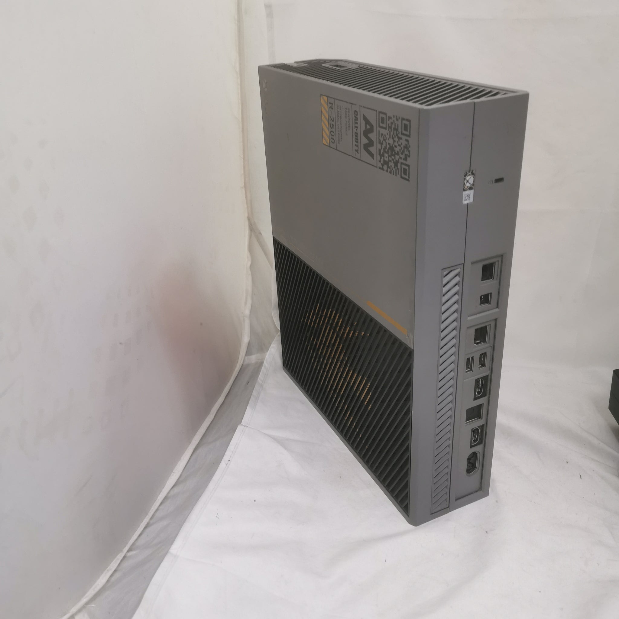 Xbox One Console, 1TB, Call Of Duty A.W Ed. (No Game), Unboxed with 1 controller and power cables