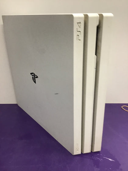 Playstation 4 Pro - White