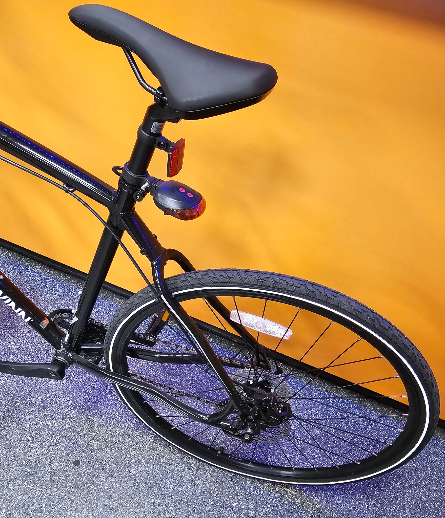 Schwinn Interlink Sports Hybrid Bike Black 20" Frame / 28" Wheels **Collection Only**