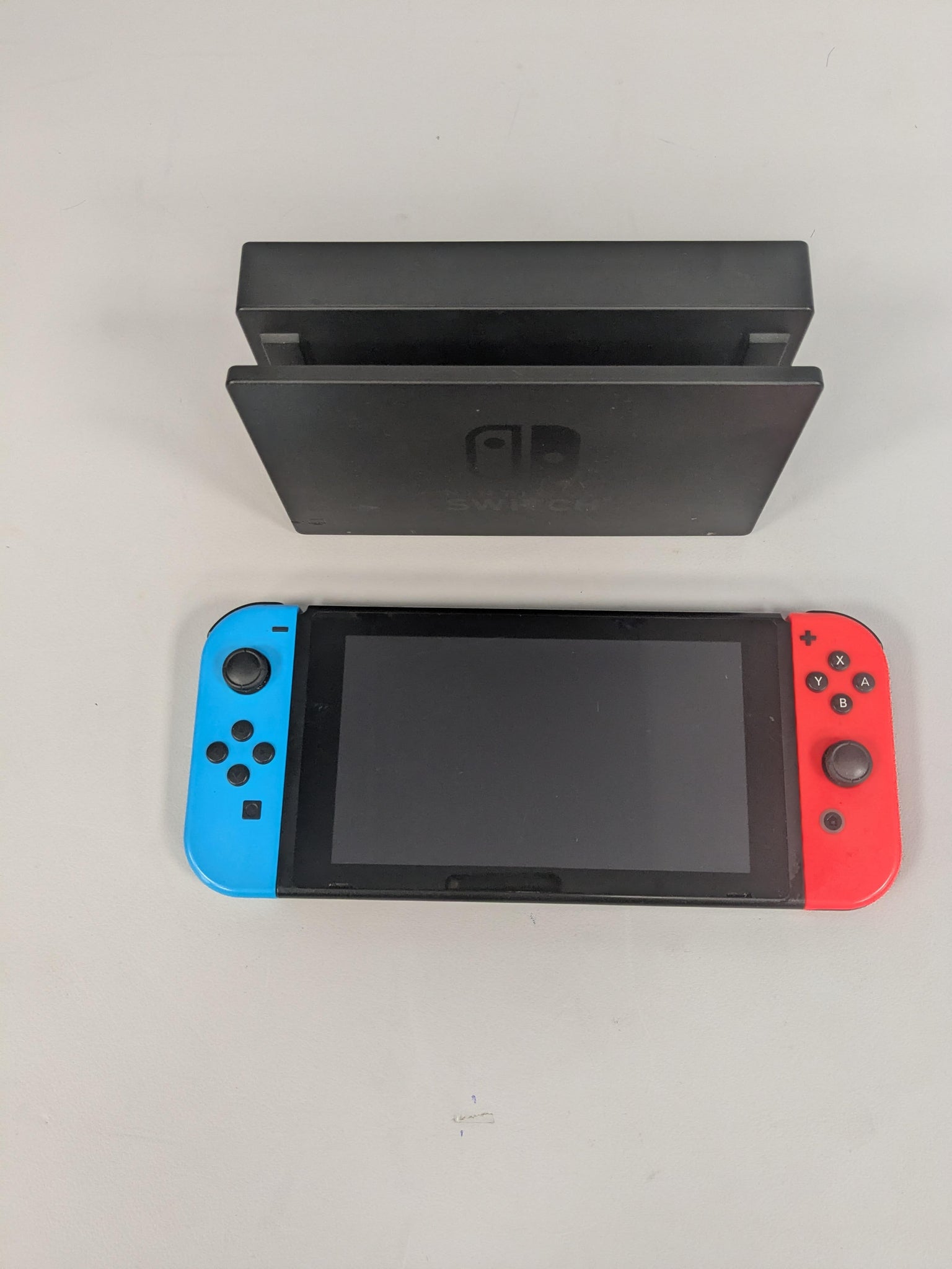 Nintendo Switch (Neon Red/Blue)