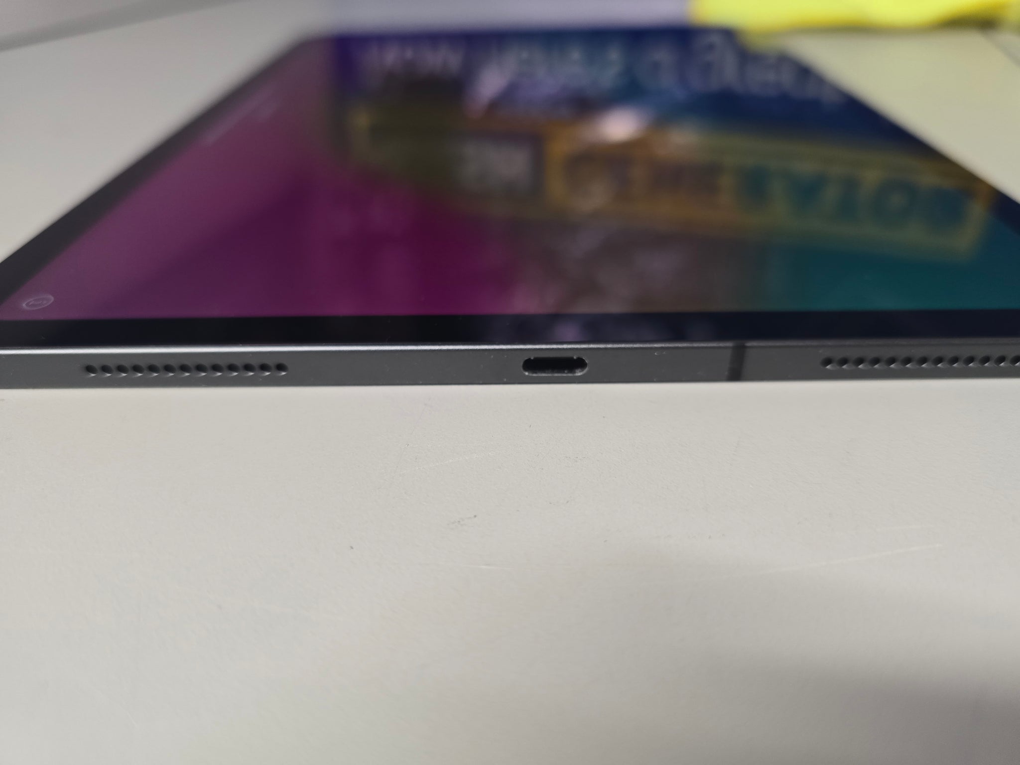 Apple iPad Pro 11" 2nd Gen (A2230) 256GB - Silver, Unlocked A Boxed