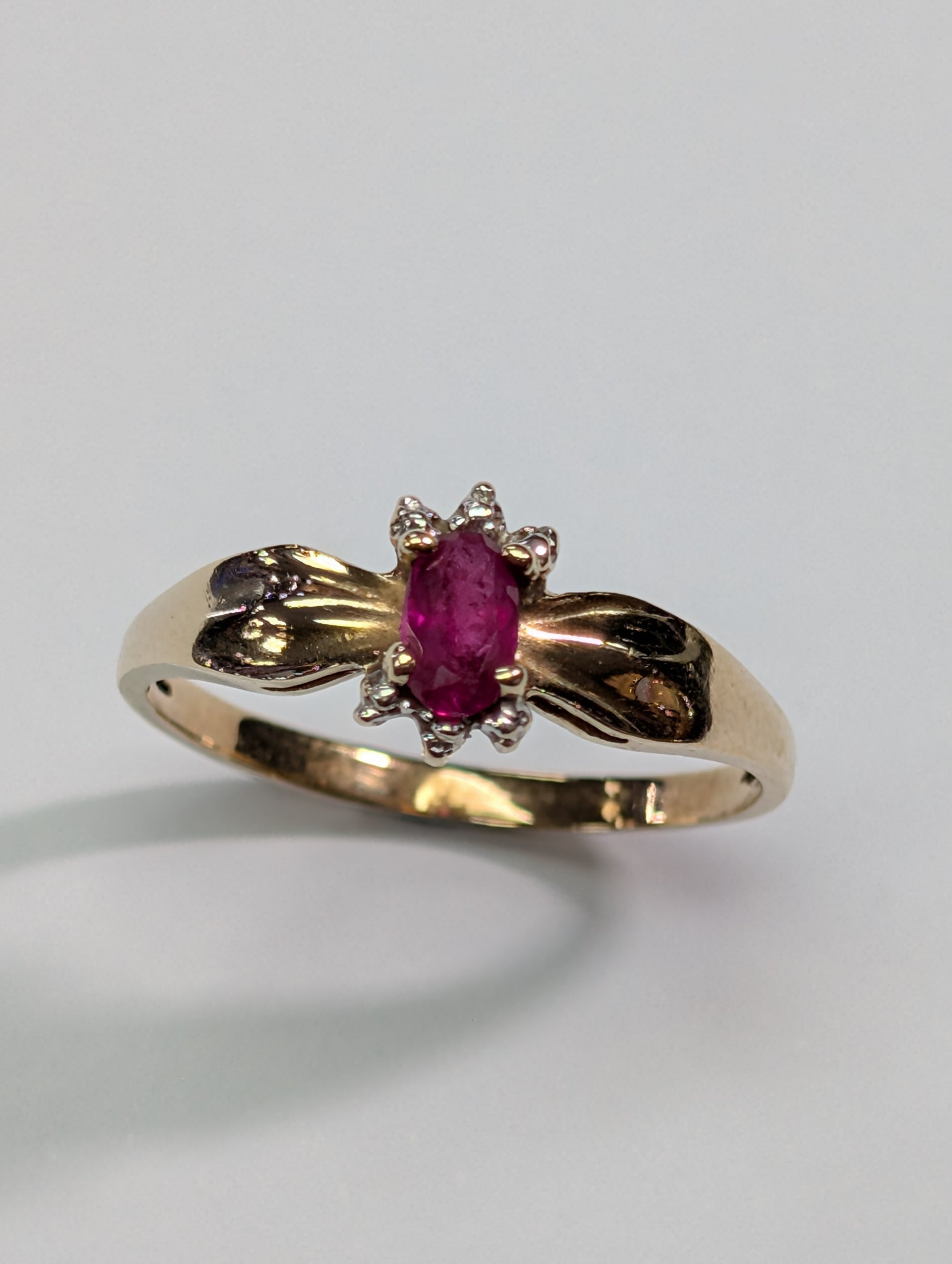 9ct gold diamond & ruby ring