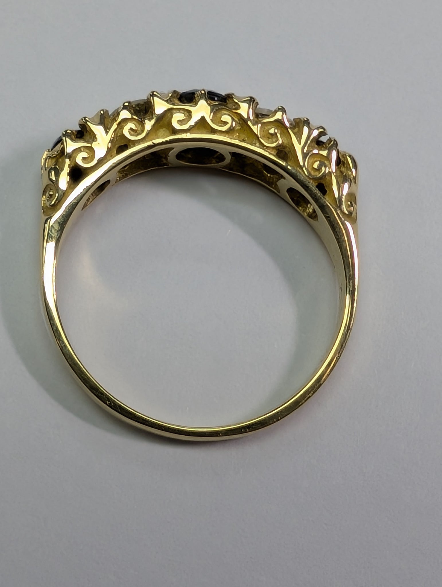 18ct Gold Diamond & Black Stone Ring - Size J
