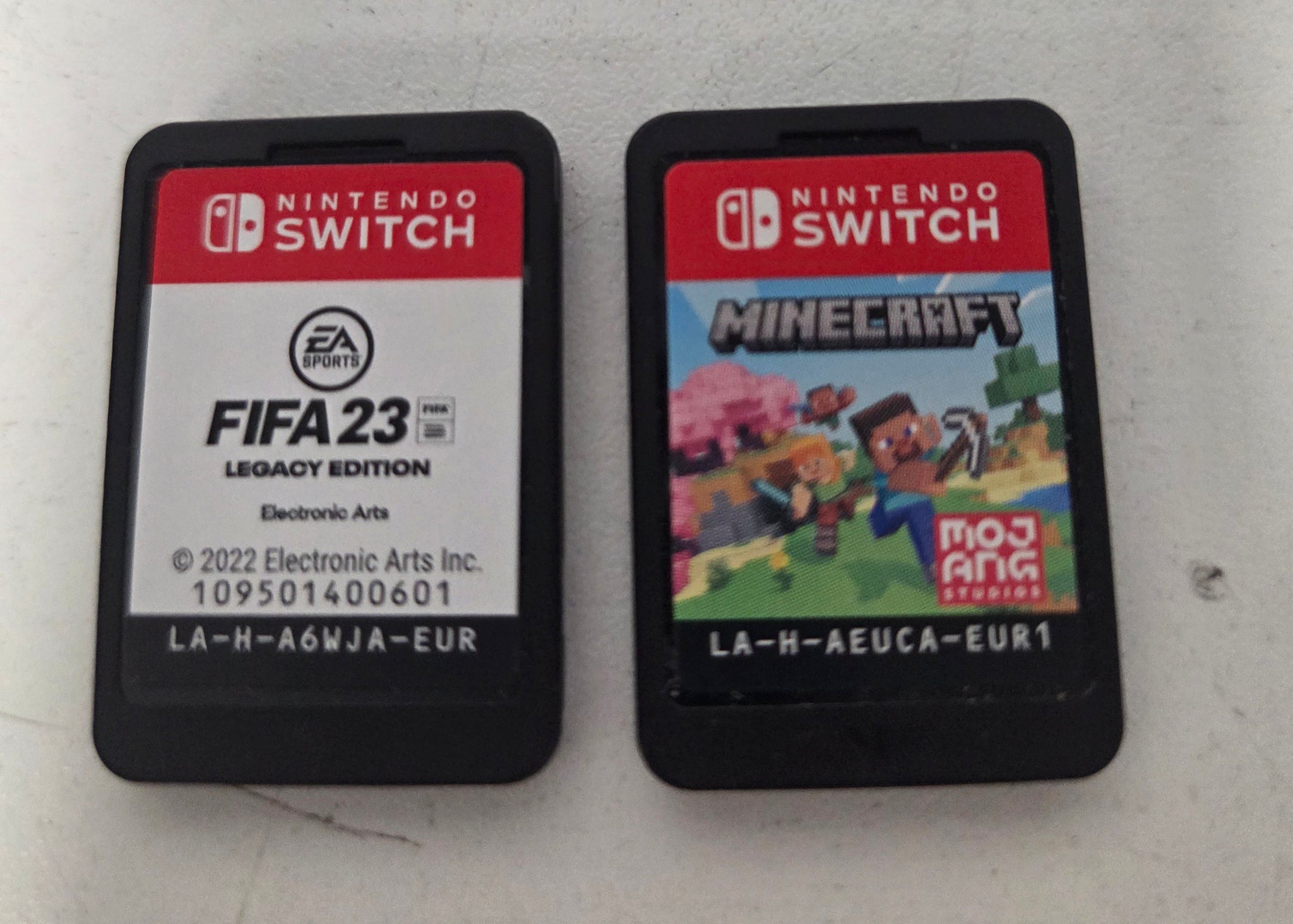 Nintendo Switch OLED 32GB - White with 2 unboxed games & 16gb Memory card ( No Tv Cradle )