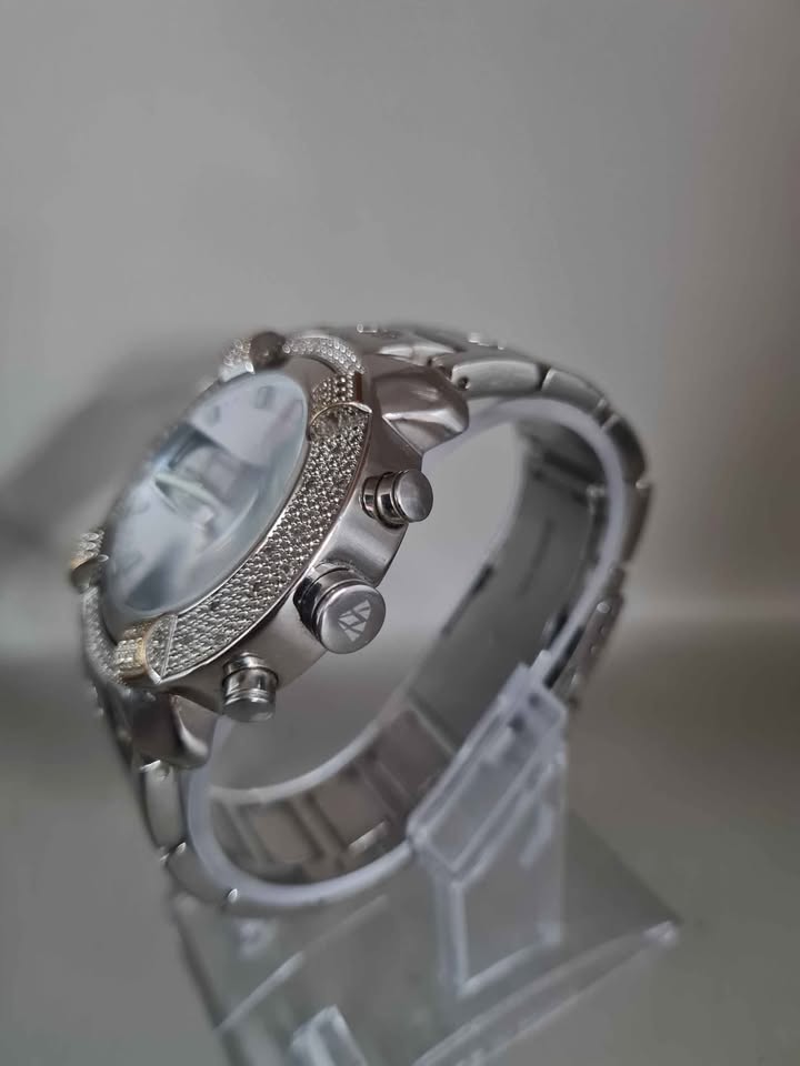 Aqua Master Gents Quartz Chronograph Gents Watch With CZ Bezel - Steel Bracelet - Unboxed