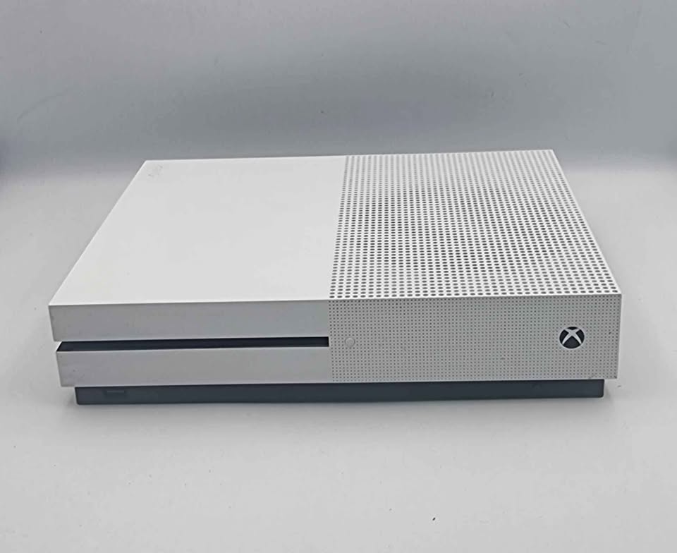 Xbox One S Gaming Console - 500GB - White - Includes 1x Blue Controller - Discounted