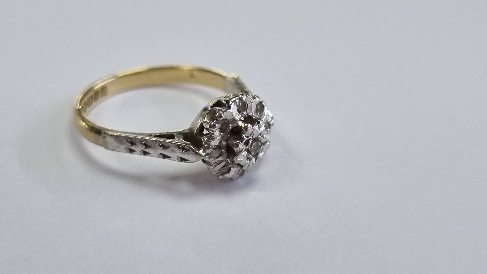 18ct gold diamond ring size J