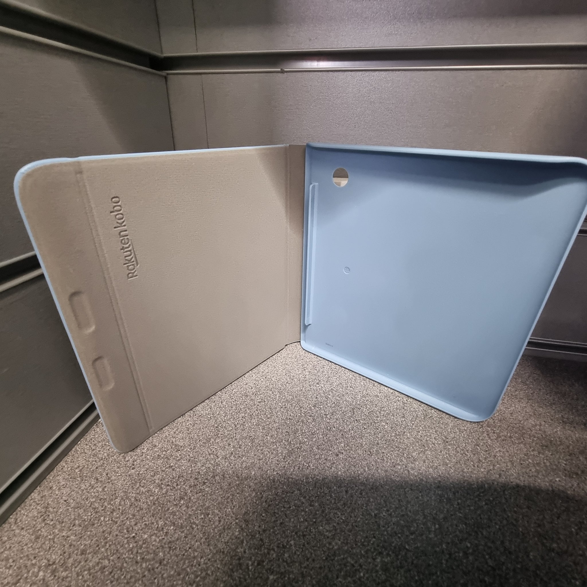 Kobo Libra Colour eReader 32GB White & Cover