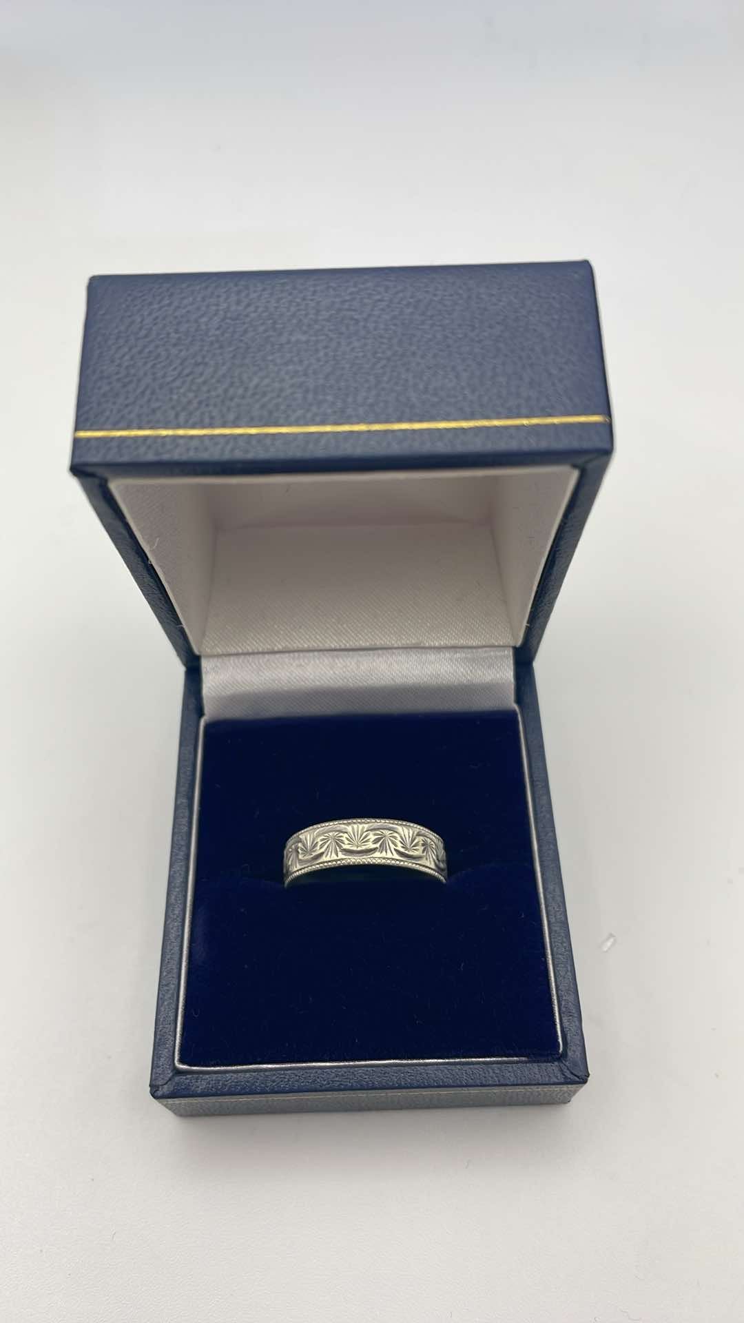 9CT white gold ring - Size N