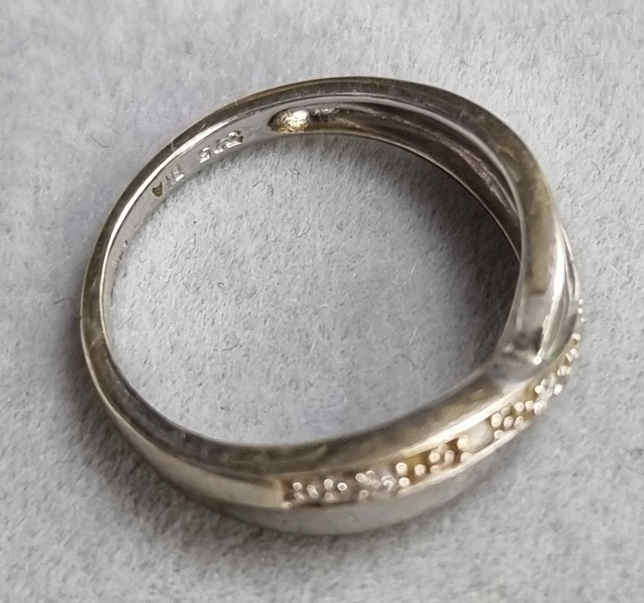 9ct White Gold Diamond Ring Size i