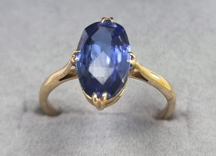 9ct Gold Ring With Blue Stone Size