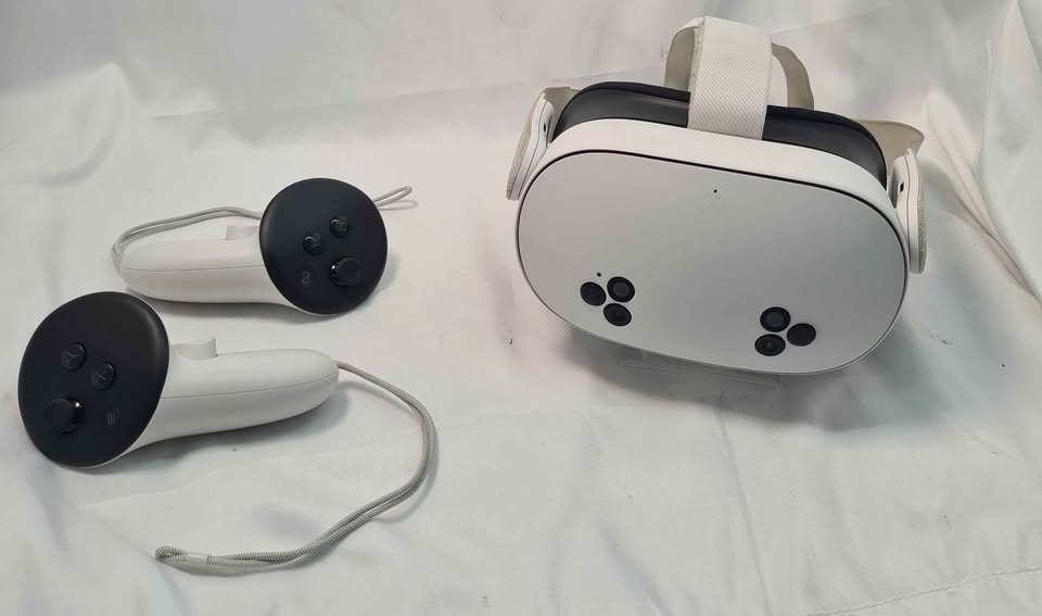 Meta Quest 3S VR Headset - 128GB - White (Un-Boxed)