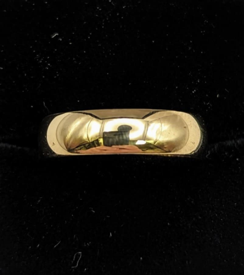 375 9CT YELLOW GOLD RING, SOLID BAND SYTLE, SIZE O/7, 2.5G, BOXED