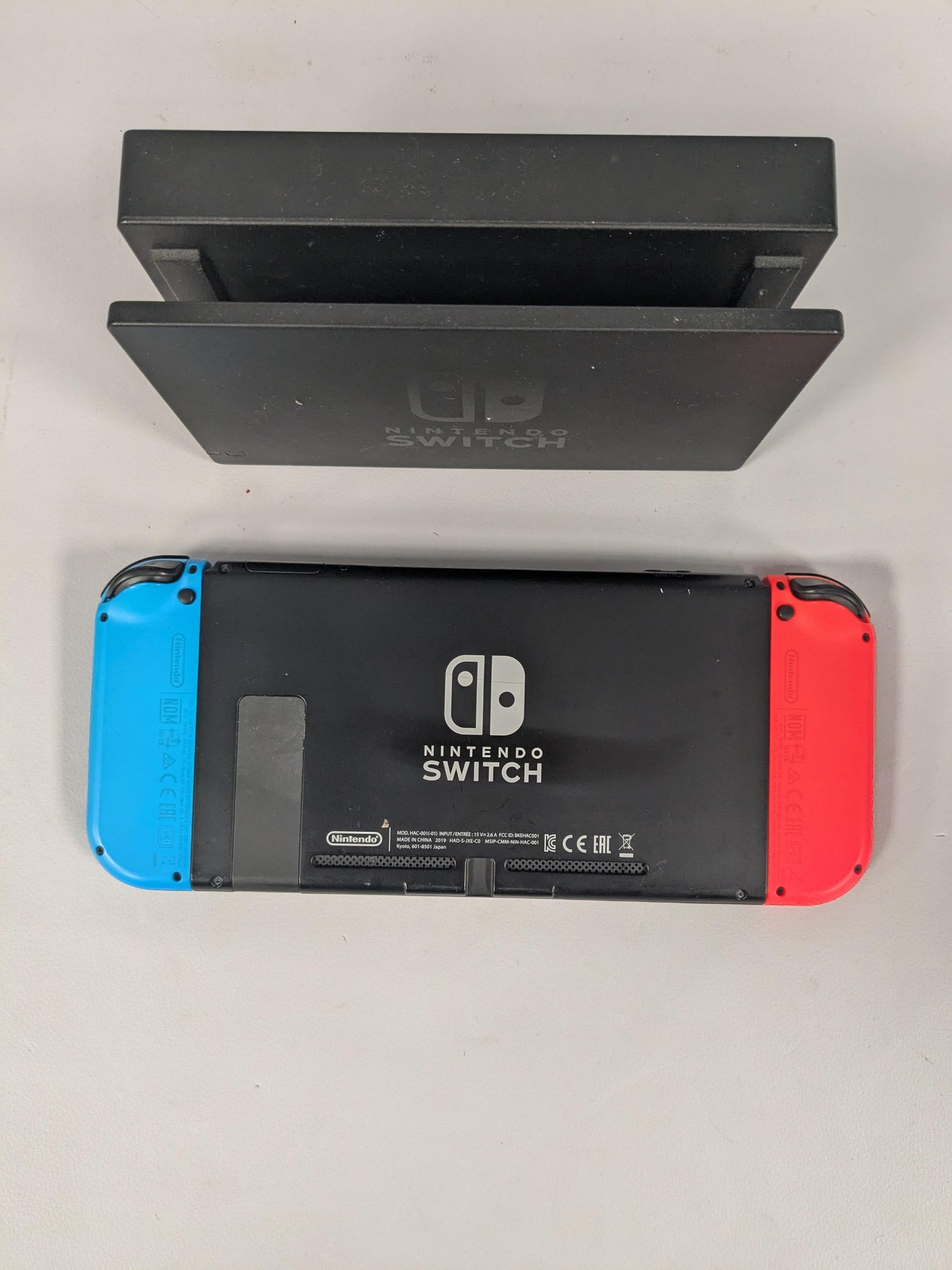 Nintendo Switch (Neon Red/Blue)