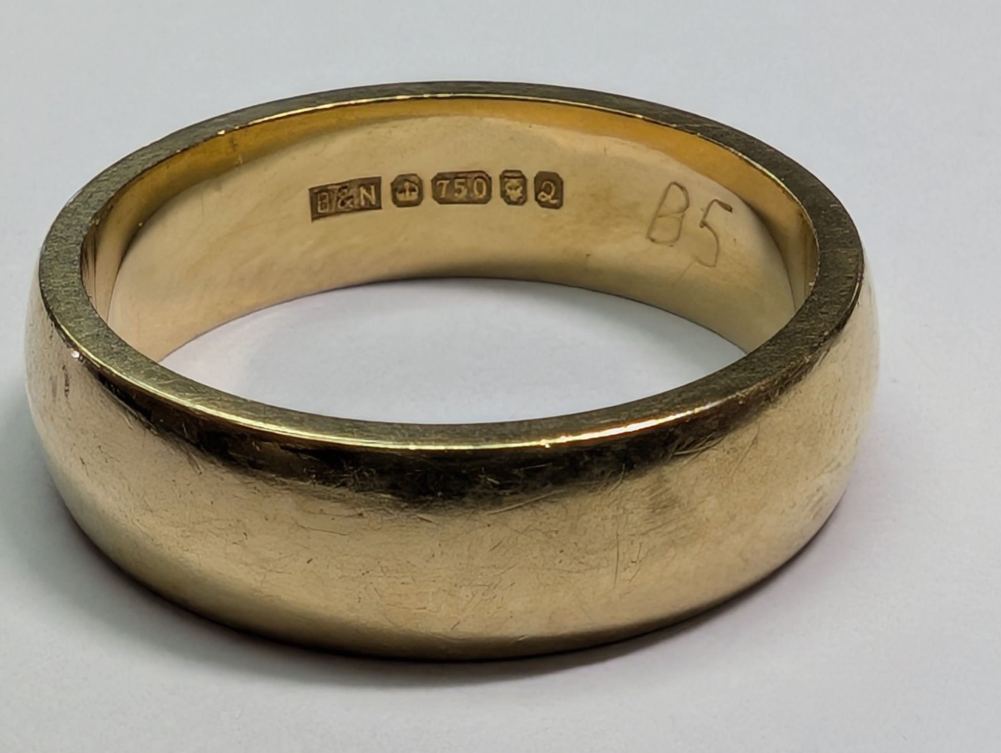 18ct Gold Wedding Band Ring - Size K