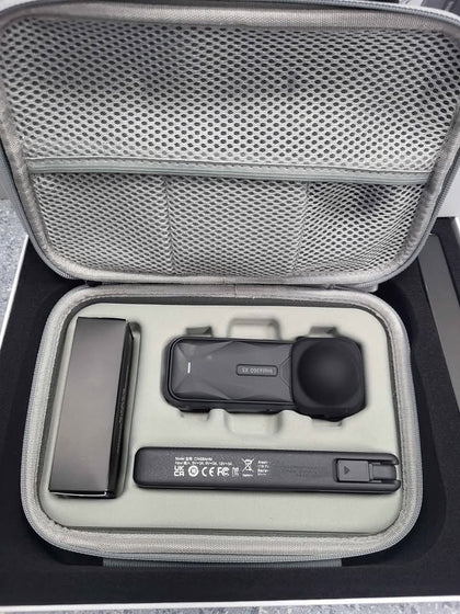 Insta360 X5 - Essentials Bundle - 8K 360 action Camera