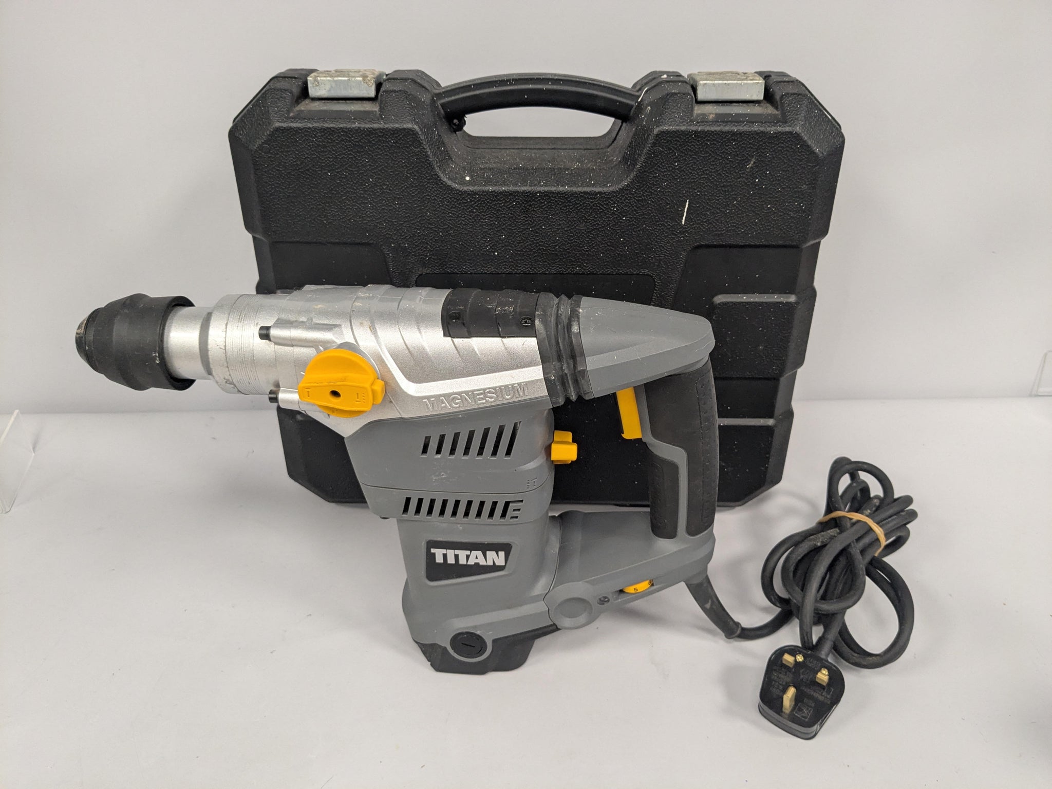 Titan TTB653SDS Hammer Drill - Grey