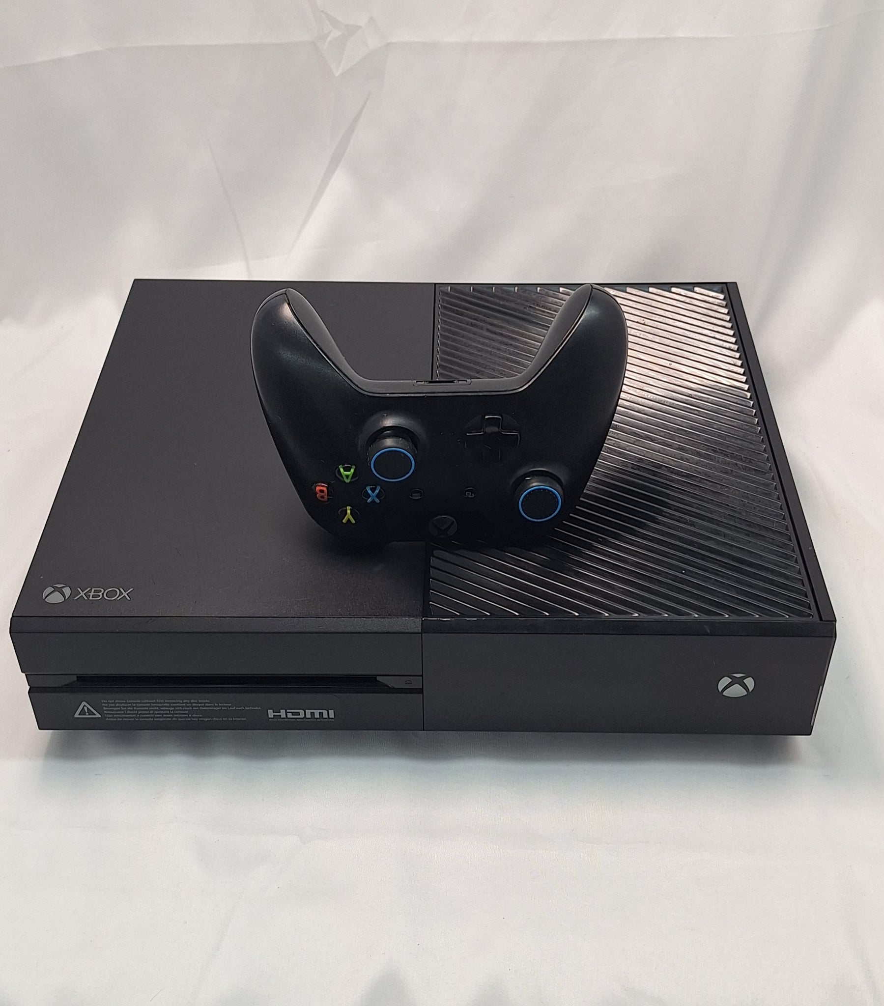 Microsoft Xbox One 500GB black console with 1 controller (new analogue grips) unboxed all leads