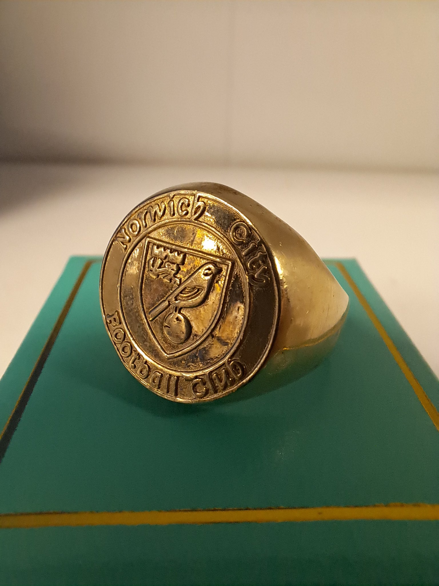 9ct Gold Norwich City Ring - 7.79g - Size R - Great Yarmouth