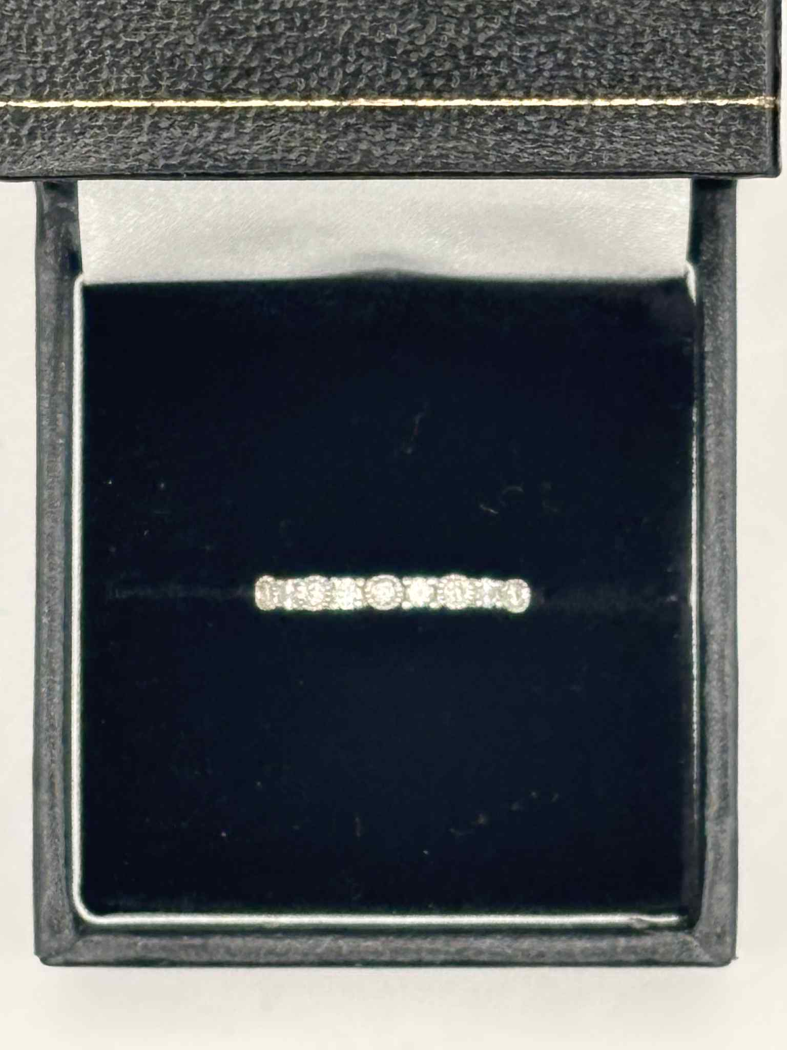 18ct white gold stone ring 1.43g size L with box