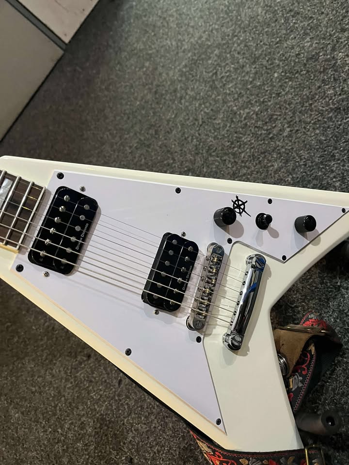 Jackson X Series Scott Ian Signature King V Guitar - Ivory | Cash