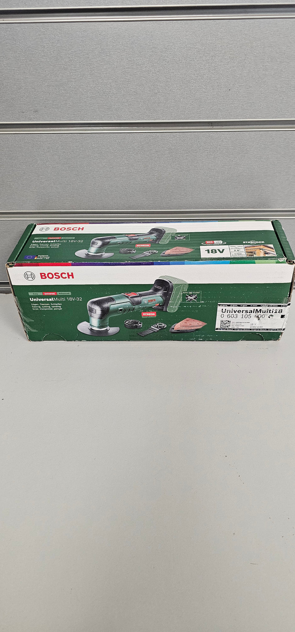 Bosch UNIVERSALMULTI 18V-32 P4A 18V Cordless Starlock Oscillating