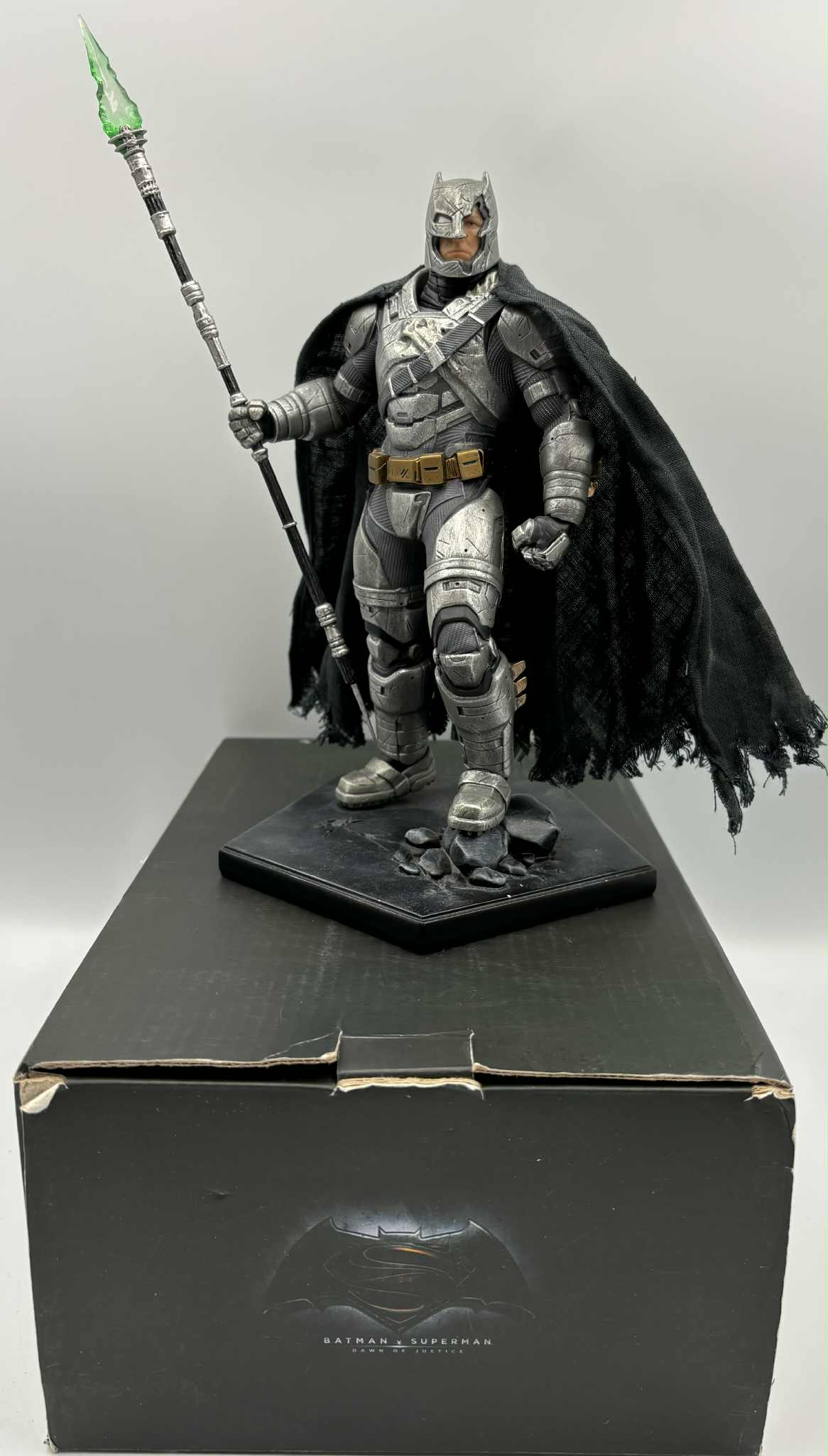 IRON STUDIOS ARMORED BATMAN VS SUPERMAN STATUE BATTLE DAMAGED 1/10th SCALE FIGURE