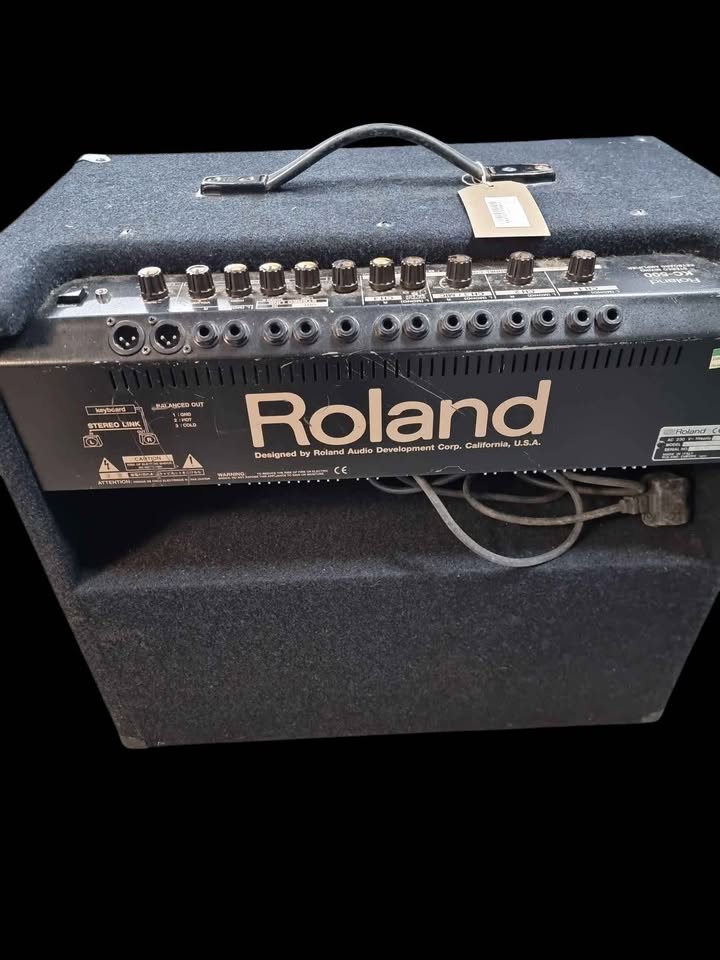 **COLLECTION ONLY** Roland KC-500 Vintage Mixing Keyboard Ampilfer
