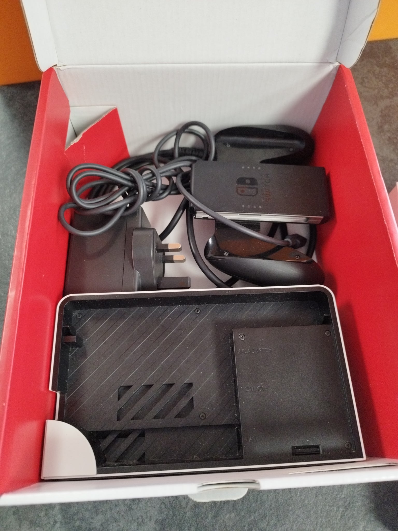 Nintendo Switch OLED - White