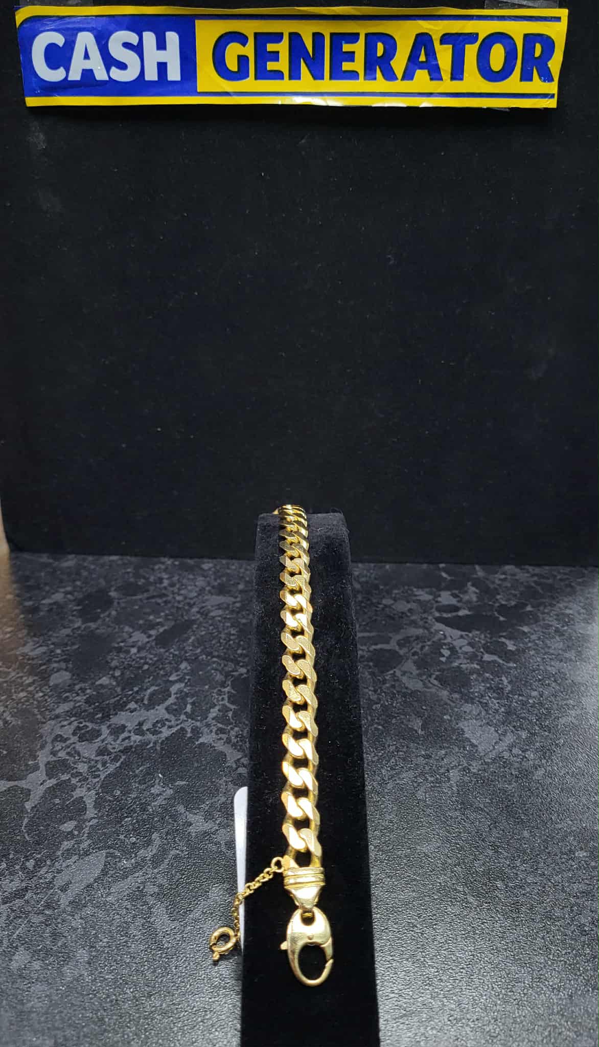 18ct Gold Curb Bracelet 44.7g