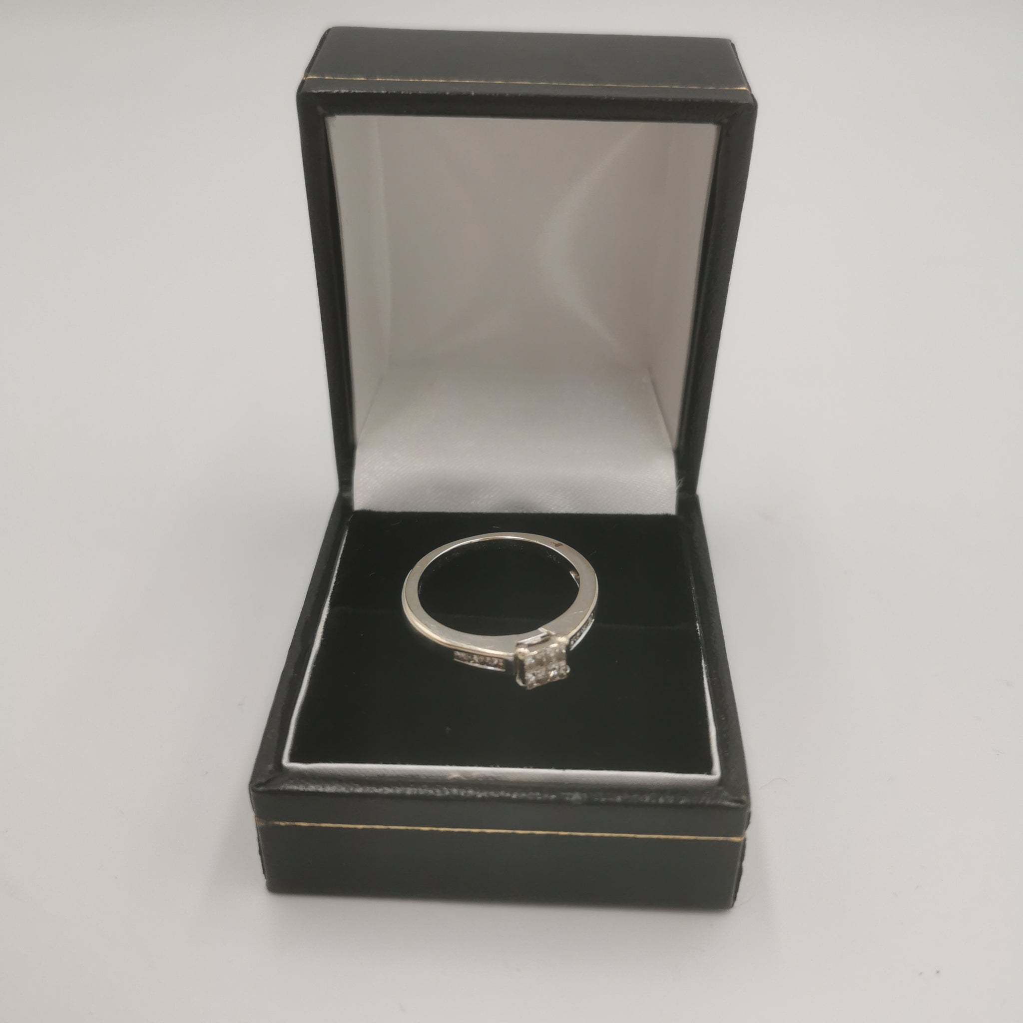 18ct(750) DIA Engagement Ring 3.5G Size M Hallamrked & Tested