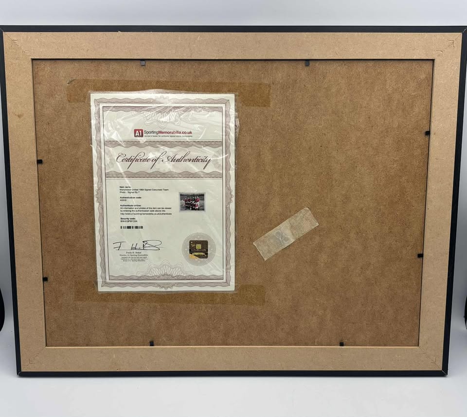 Manchester United FC 'The Busby Babes' Signed 1968 European Cup Winners Memorabilia *COLLECTION ONLY*