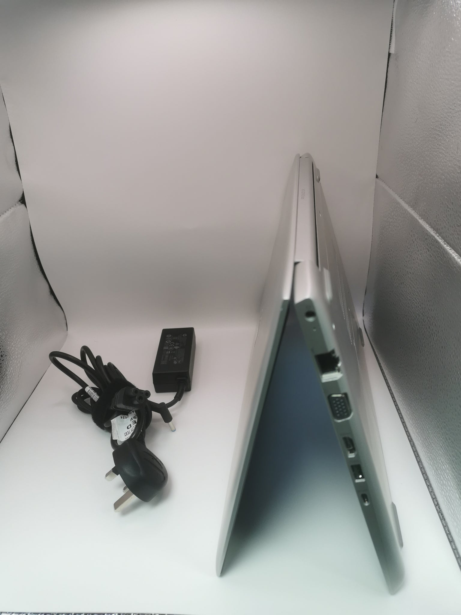 HP 430-G5 i5-8250U 8GB Ram 256GB SSD 13" Windows 11