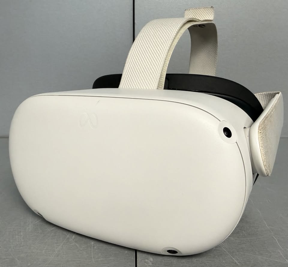 Oculus Meta Quest 2 128GB All-in-One VR Headset ** Unboxed