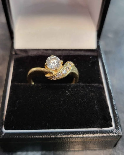 14ct Yellow Gold with Clear Stones - Size P - 3.67G