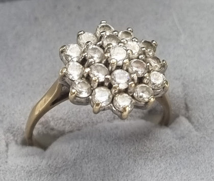9ct Gold Cluster Ring.