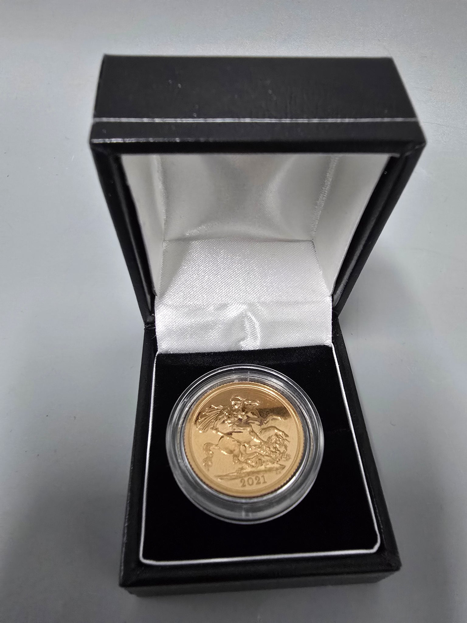 22ct Gold FULL Sovereign (2021) 916 8G