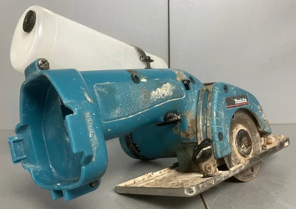 Makita 4191D Cordless 12v 85mm Tile/Glass Cutter ( x2 2.6ah Batteries )