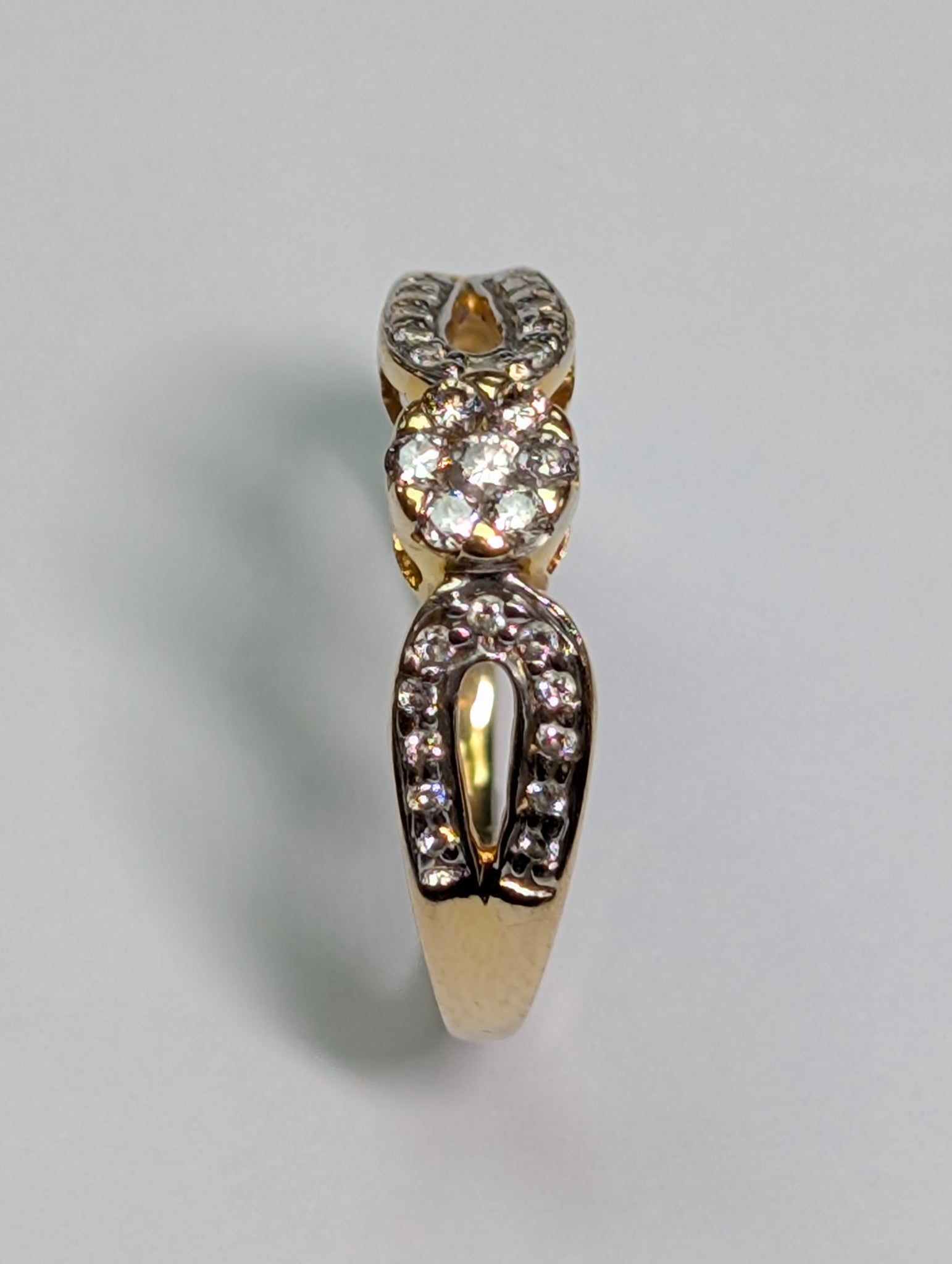 18ct Gold Dual Horseshoe Diamond Ring - Size N 1/2