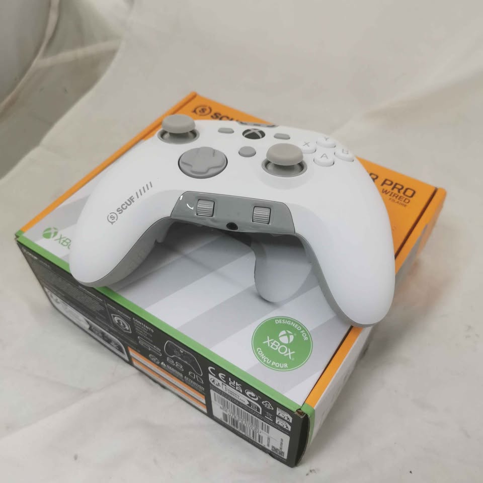 SCUF Valor Pro Wired White Controller Boxed